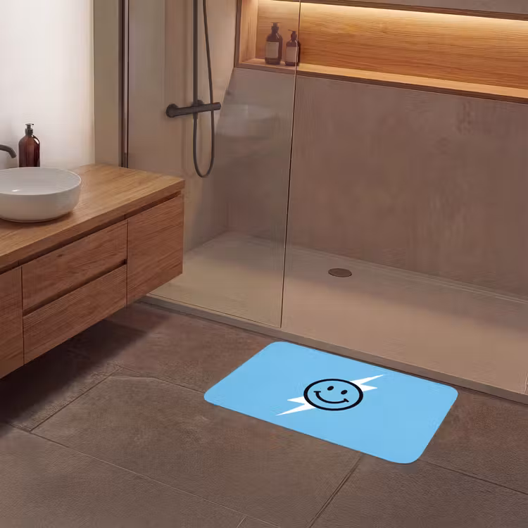 Smiley - Blauw - Bliksem Badmat middel -sfeer2
