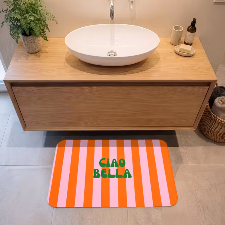 Strepen - Oranje - Verticaal - Ciao bella Badmat middel -sfeer1