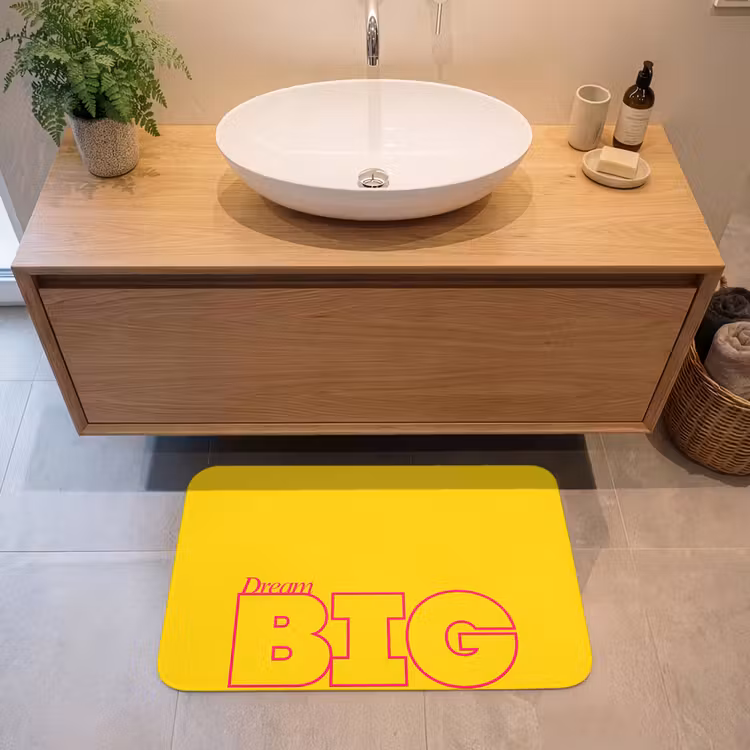 Dream big - Geel - Grafisch Badmat middel -sfeer1