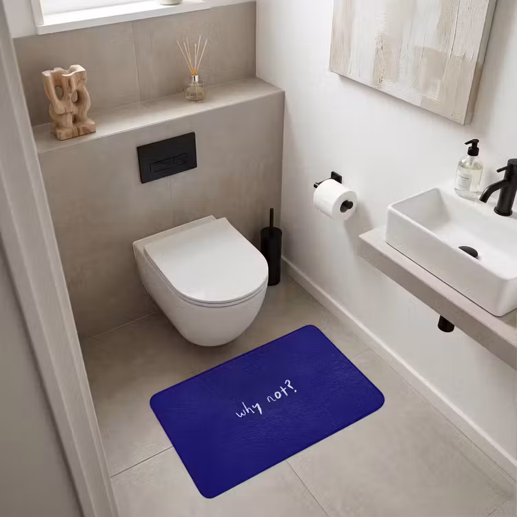 Why not - Blauw - Handgeschreven Badmat middel -sfeer4