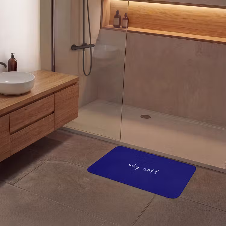 Why not - Blauw - Handgeschreven Badmat middel -sfeer2