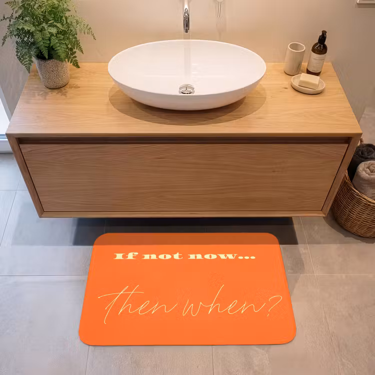 If not now then when - Oranje - Geel - Levendig Badmat middel -sfeer1
