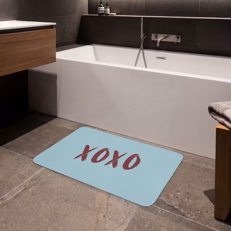 XOXO - Blauw - Rood Badmat middel -sfeer3