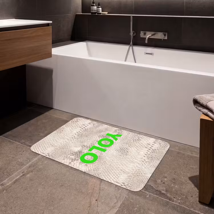 YOLO - Groen - Neon - Slangenprnt Badmat middel -sfeer3