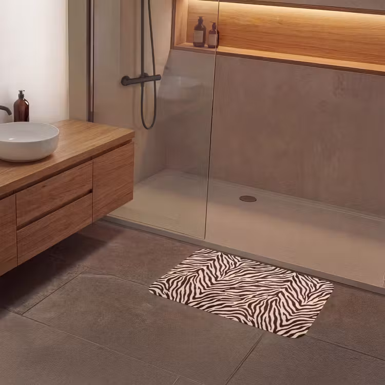 Zebra - Strepen - Bruin Badmat middel -sfeer2