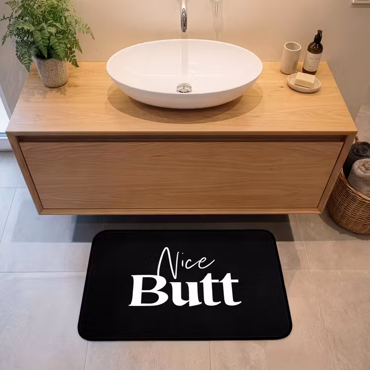 Quotes - Nice butt - Zwart - Spreuken Badmat middel -sfeer1