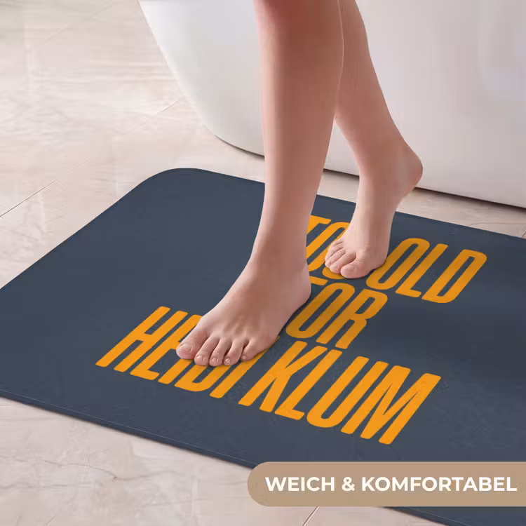 Too old for heidi klum - Geel - Blauw Badmat middel -USP_ZachtDE