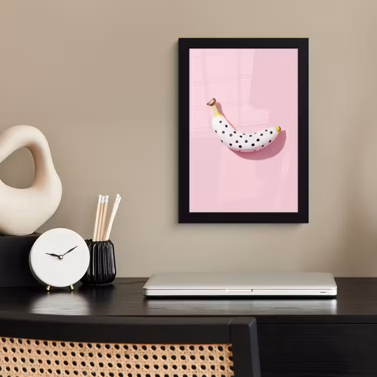 Banaan - Stippen - roze fotolijst zwart zonder passe partout klein -sfeer1