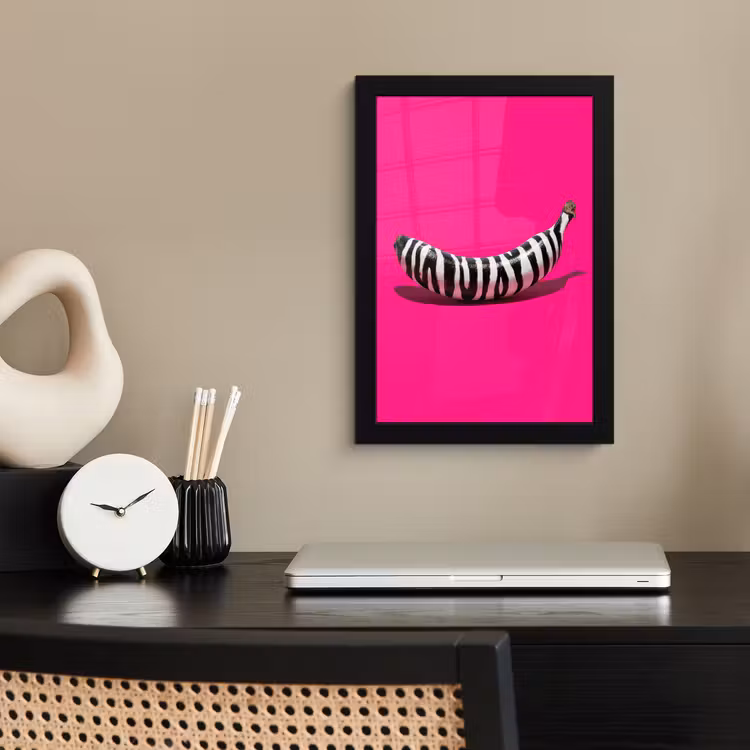 Banaan - Zebraprint - Roze fotolijst zwart zonder passe partout klein -sfeer1