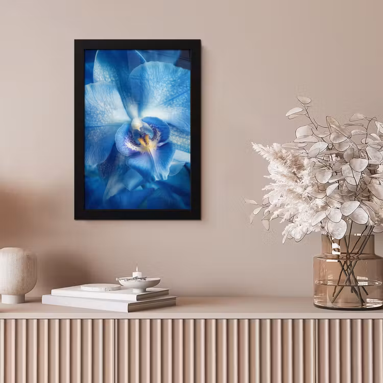 Blauw - Orchidee - Elegeant fotolijst zwart zonder passe partout klein -sfeer5