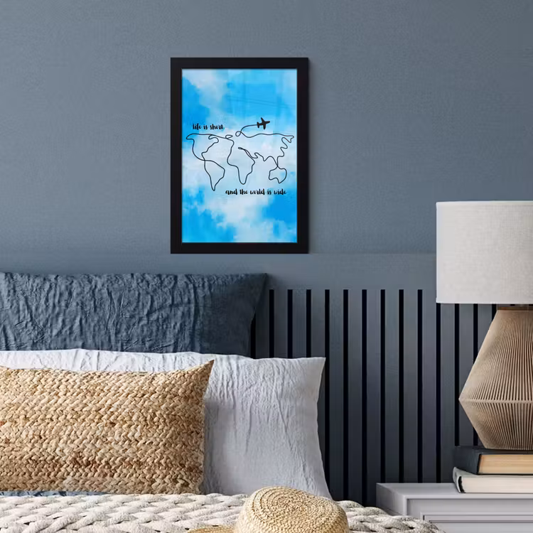 Blauw - Quote - Wereldkaart fotolijst zwart zonder passe partout klein -sfeer3
