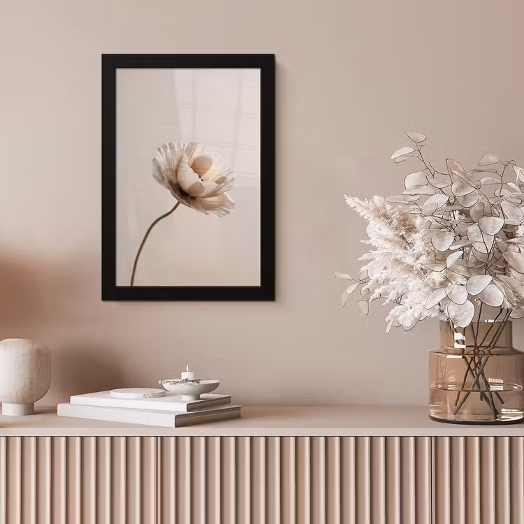 Bloem - Beige - Crème fotolijst zwart zonder passe partout klein -sfeer5