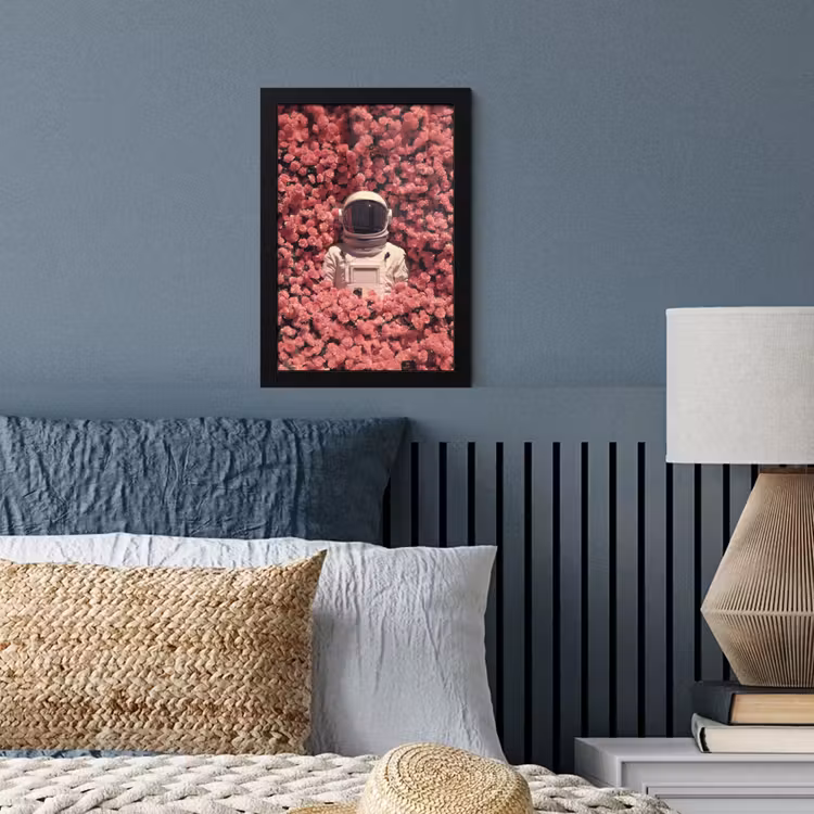 Bloemen - Roze - Astronaut fotolijst zwart zonder passe partout klein -sfeer3