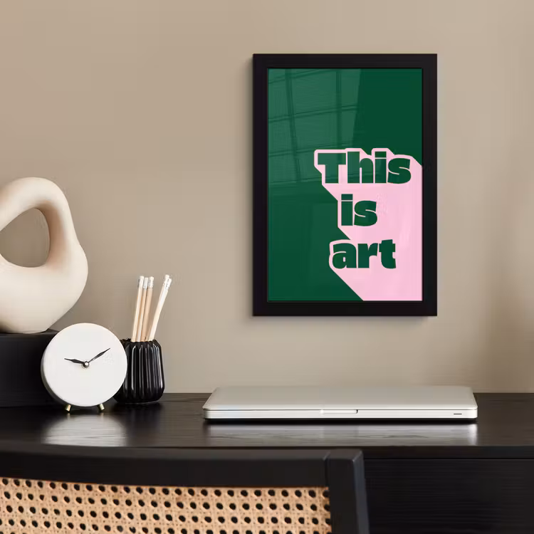 This is art - Schaduw - Roze fotolijst zwart zonder passe partout klein -sfeer1