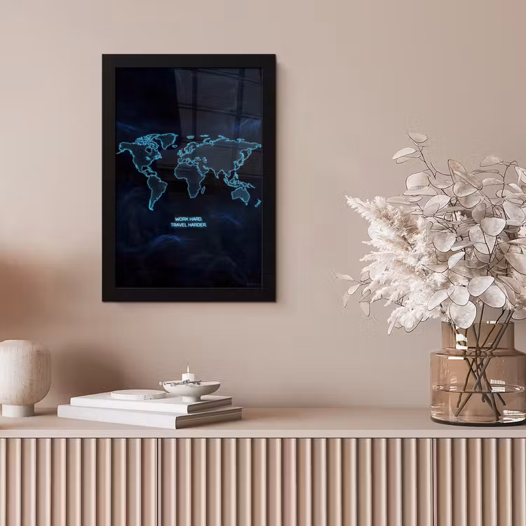 Digitaal - Wereldkaart - Blauw - Quote fotolijst zwart zonder passe partout klein -sfeer5