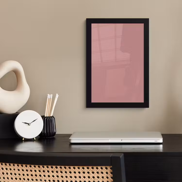 Dusty - Rose - Roze fotolijst zwart zonder passe partout klein 224 -sfeer1