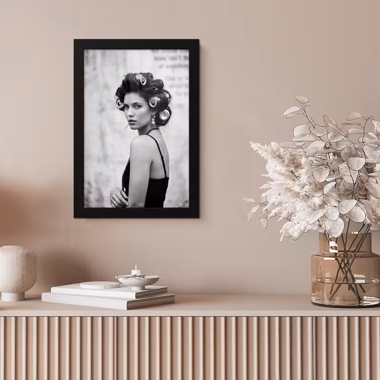 Edgy - Vrouw - Zwart - Wit fotolijst zwart zonder passe partout klein -sfeer5