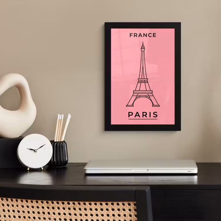 Eiffeltoren - Parijs - Architectuur - Minimalistisch - Roze fotolijst zwart zonder passe partout klein -sfeer1