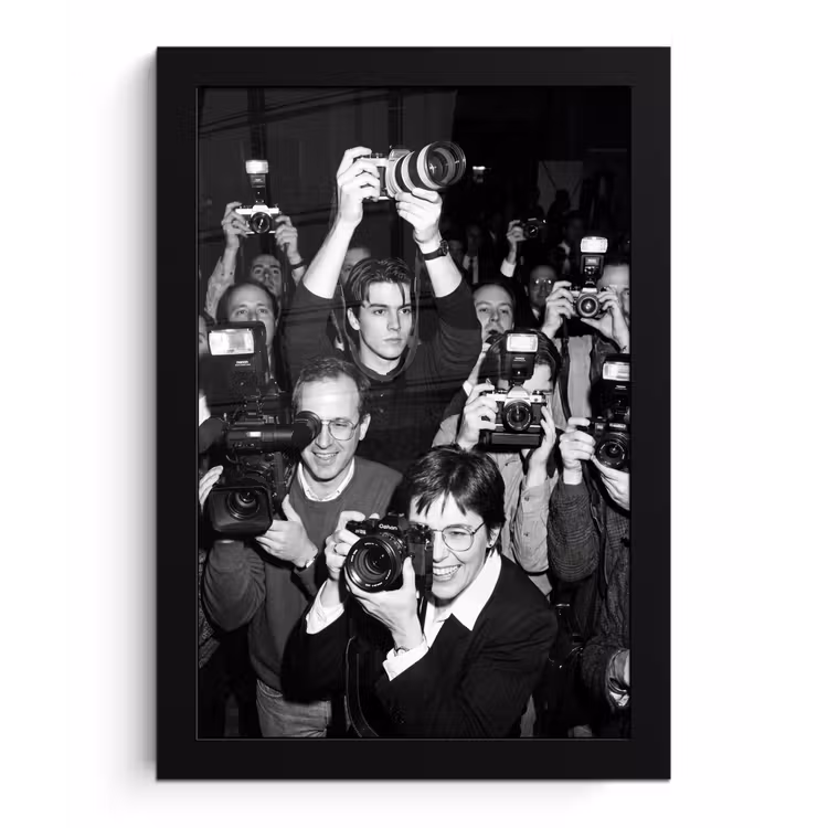 Fotografen - Menigte - Flitsers - Journalistiek fotolijst zwart zonder passe partout klein -3d