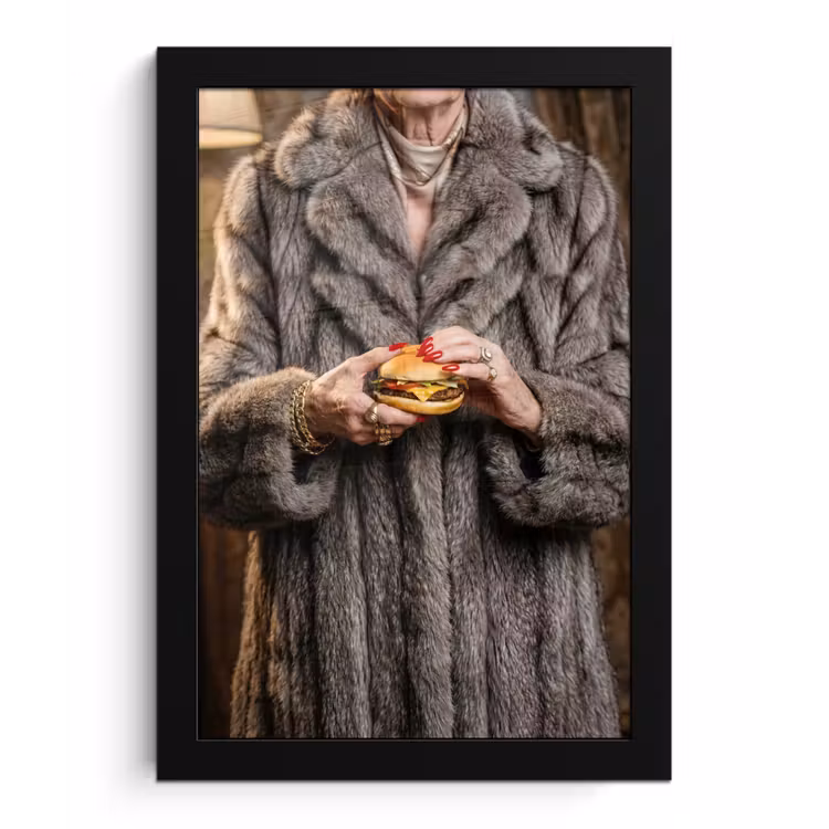 Vrouw - Hamburger - Bontjas fotolijst zwart zonder passe partout klein -3d