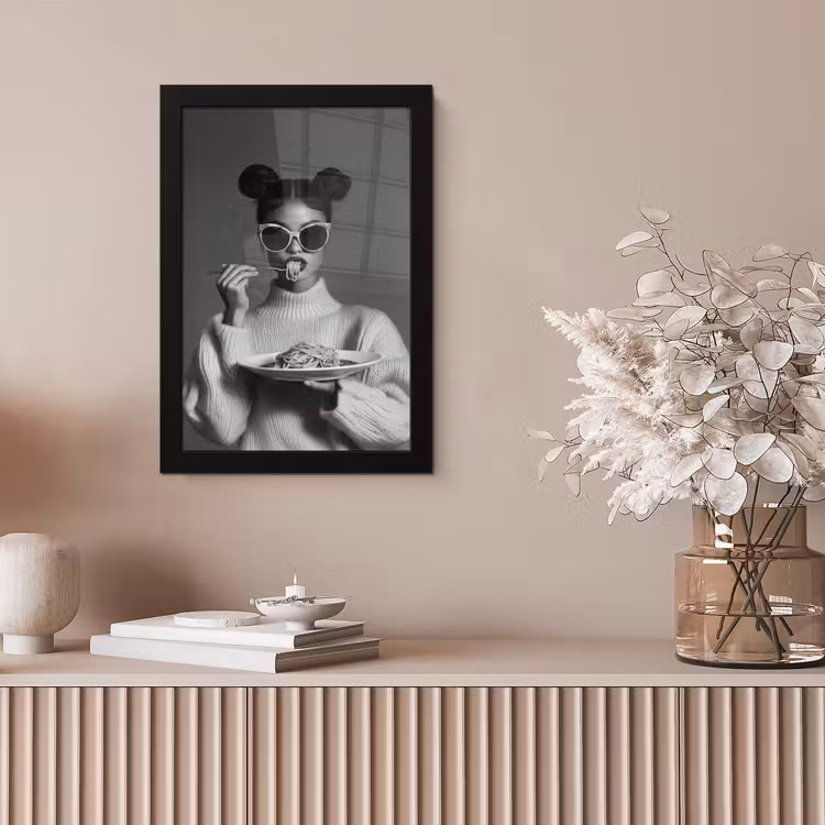 Vrouw - Pasta - Zonnebril fotolijst zwart zonder passe partout klein -sfeer5