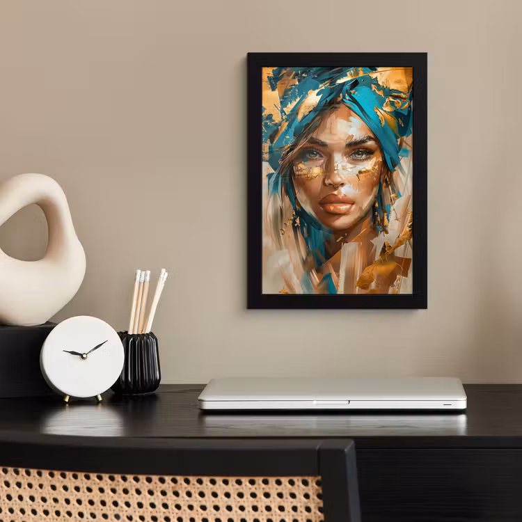 Vrouw - Portret - Goud - Luxe - Blauw fotolijst zwart zonder passe partout klein -sfeer1