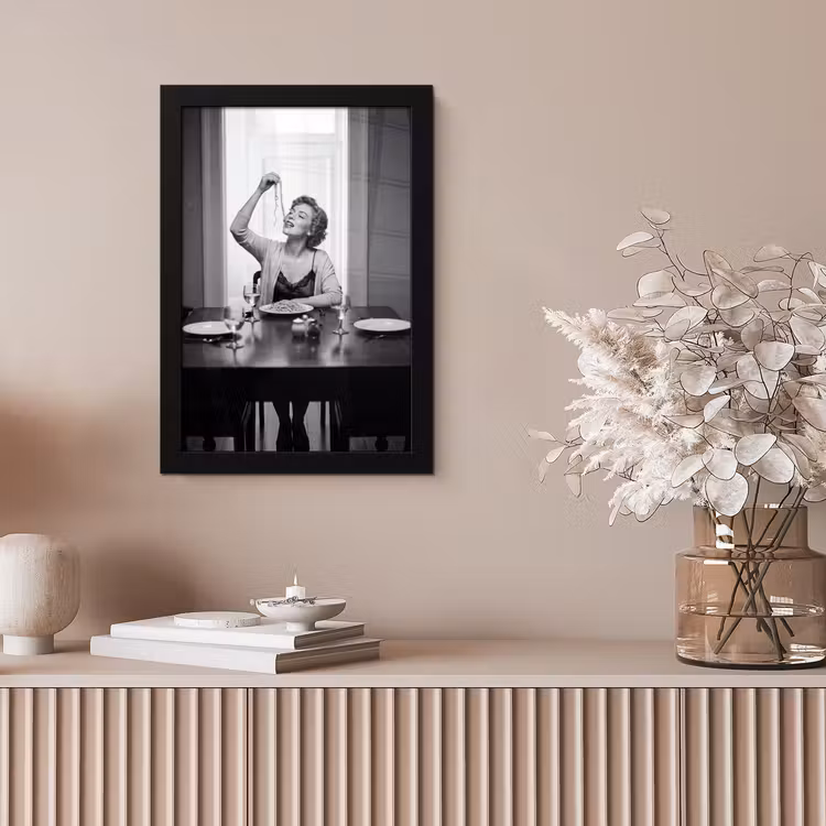 Vrouw - Spaghetti - Zwart - Wit fotolijst zwart zonder passe partout klein -sfeer5