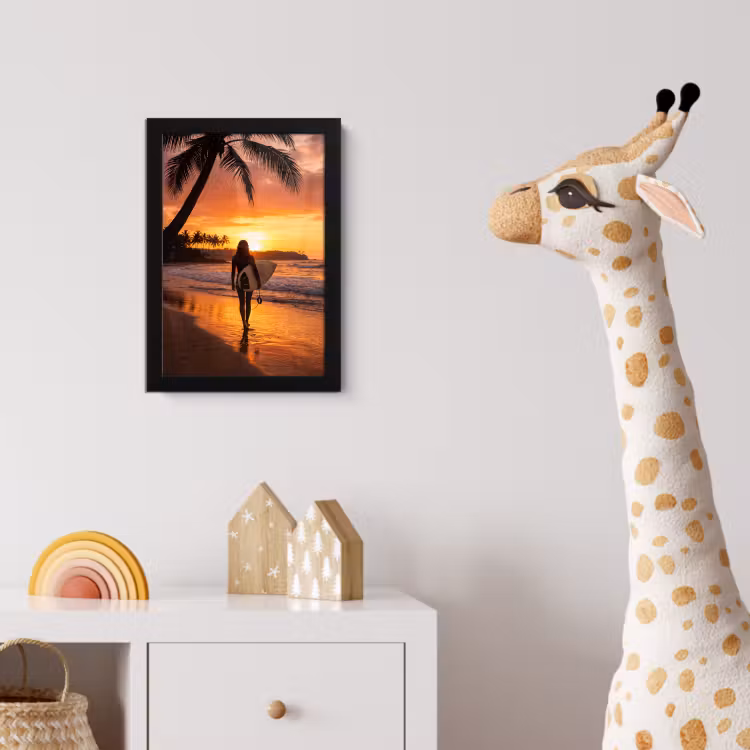 Vrouw - Surfplank - Strand - Zonsondergang - Oranje fotolijst zwart zonder passe partout klein -usfeer4_kinderkamer
