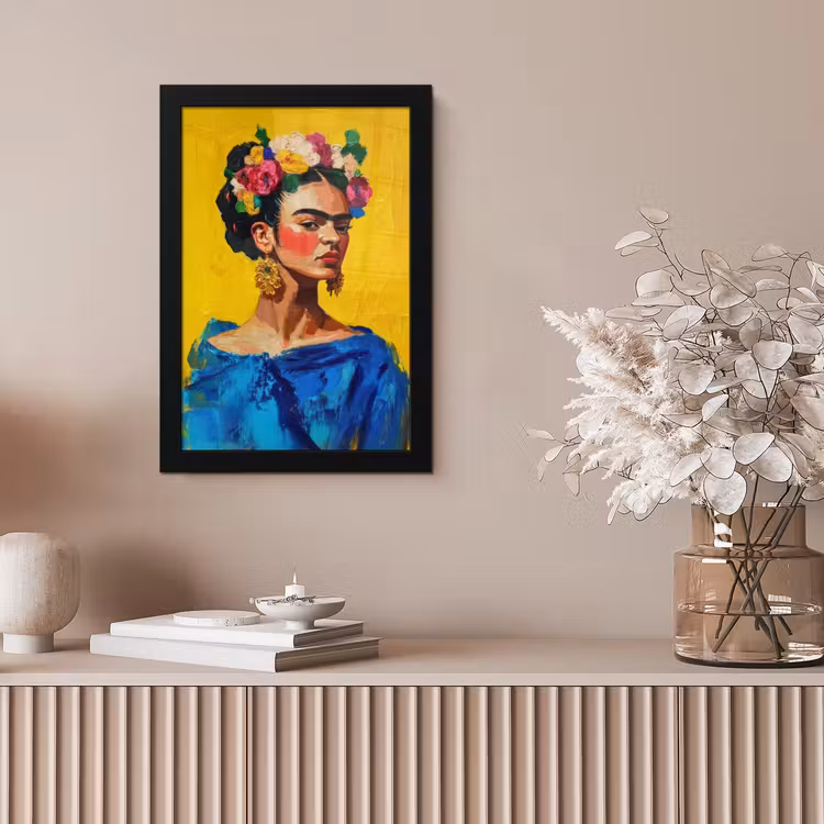 Frida Kahlo - Vrouw - Geel - Blauw - Bloemen fotolijst zwart zonder passe partout klein -sfeer5
