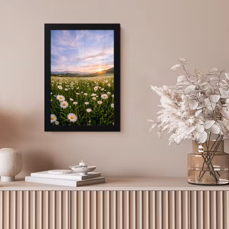 Madelief - Veld - Heuvels - Groen fotolijst zwart zonder passe partout klein -sfeer5