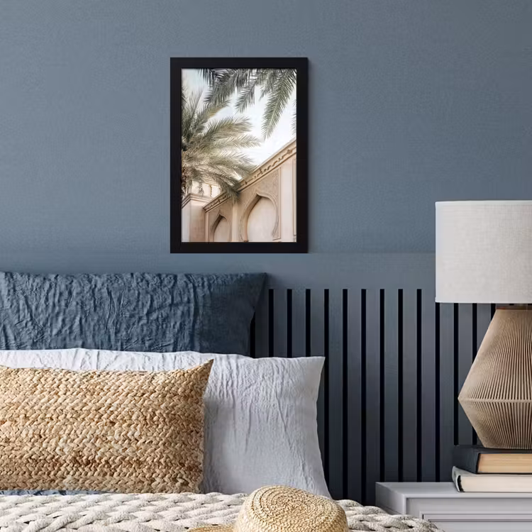 Gebouw - Palmbomen - Beige - Zon fotolijst zwart zonder passe partout klein -sfeer3