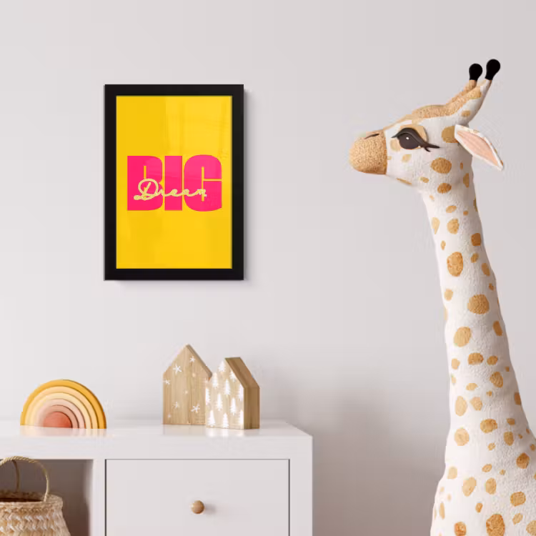 Dream big - Geel - Roze fotolijst zwart zonder passe partout klein -usfeer4_kinderkamer