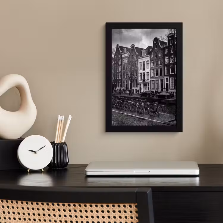 Huis - Gracht - Amsterdam - Architectuur - Zwart-wit fotolijst zwart zonder passe partout klein -sfeer1