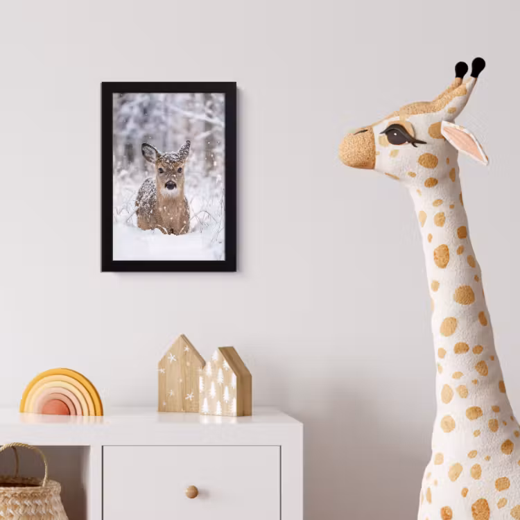 Hert - Sneeuw - Bos - Dieren - Vertederend fotolijst zwart zonder passe partout klein -usfeer4_kinderkamer