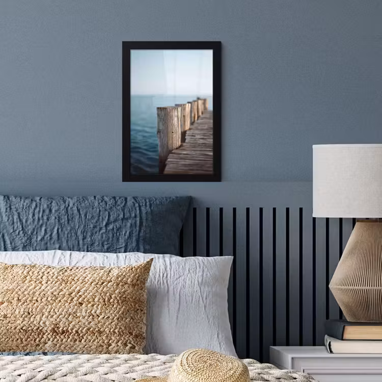 Houten steiger - Helderblauwe lucht fotolijst zwart zonder passe partout klein -sfeer3