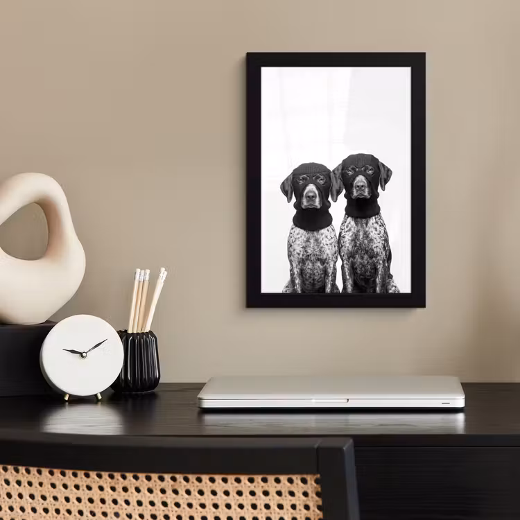 Honden - Bivakmuts - Zwart - wit fotolijst zwart zonder passe partout klein -sfeer1