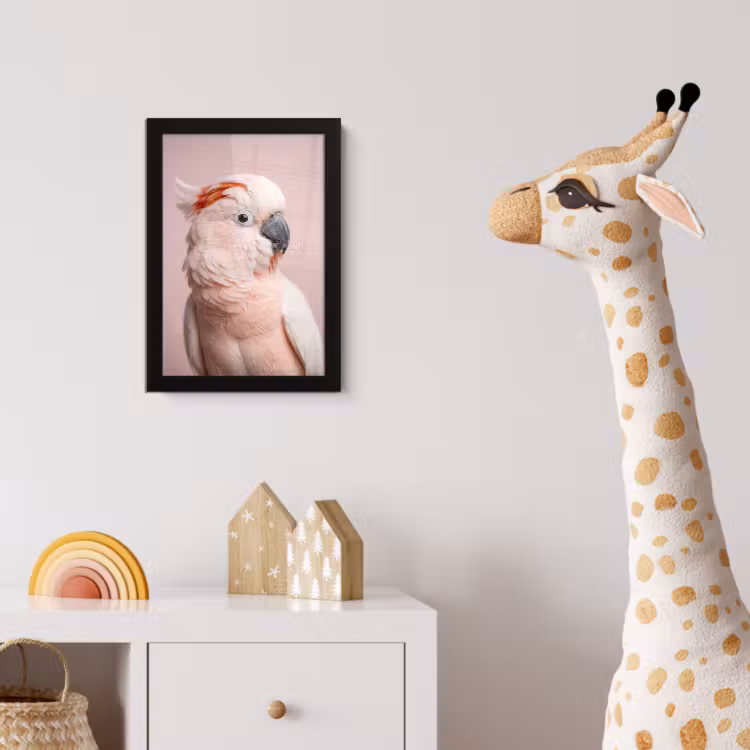 Kaketoe - Portret - Roze fotolijst zwart zonder passe partout klein -usfeer4_kinderkamer