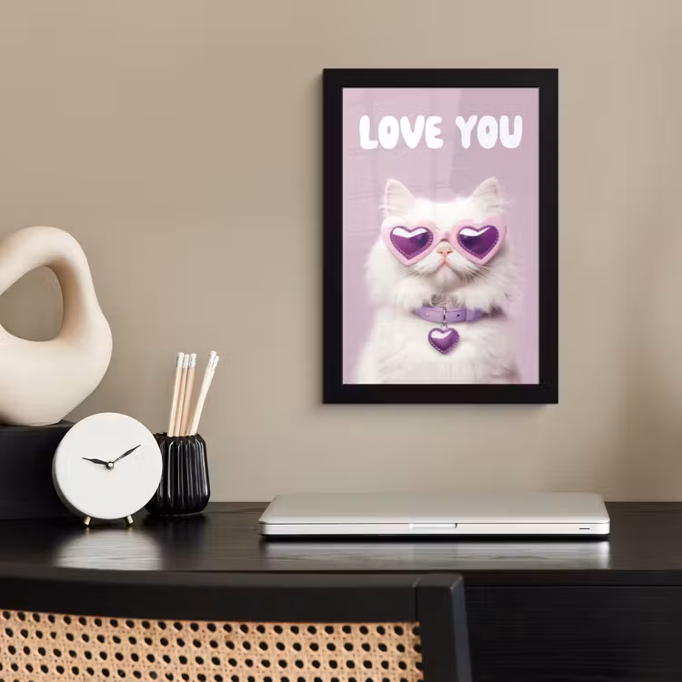 Kat - Love - Paars - Valentijn fotolijst zwart zonder passe partout klein -sfeer1