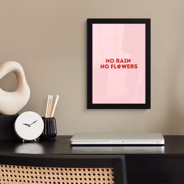 No rain no flowers - Minimalistisch - Roze - Bloem fotolijst zwart zonder passe partout klein -sfeer1