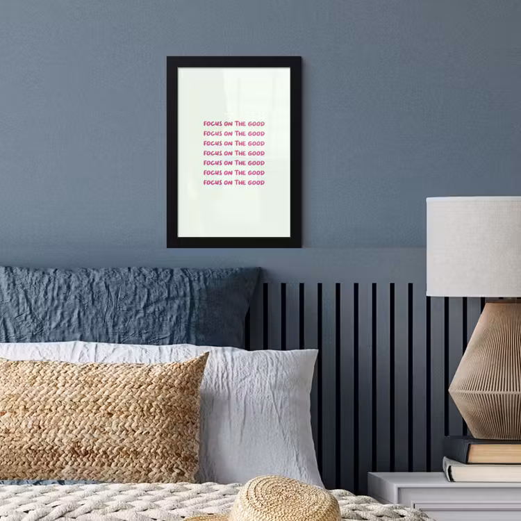 Focus on the good - Roze fotolijst zwart zonder passe partout klein -sfeer3