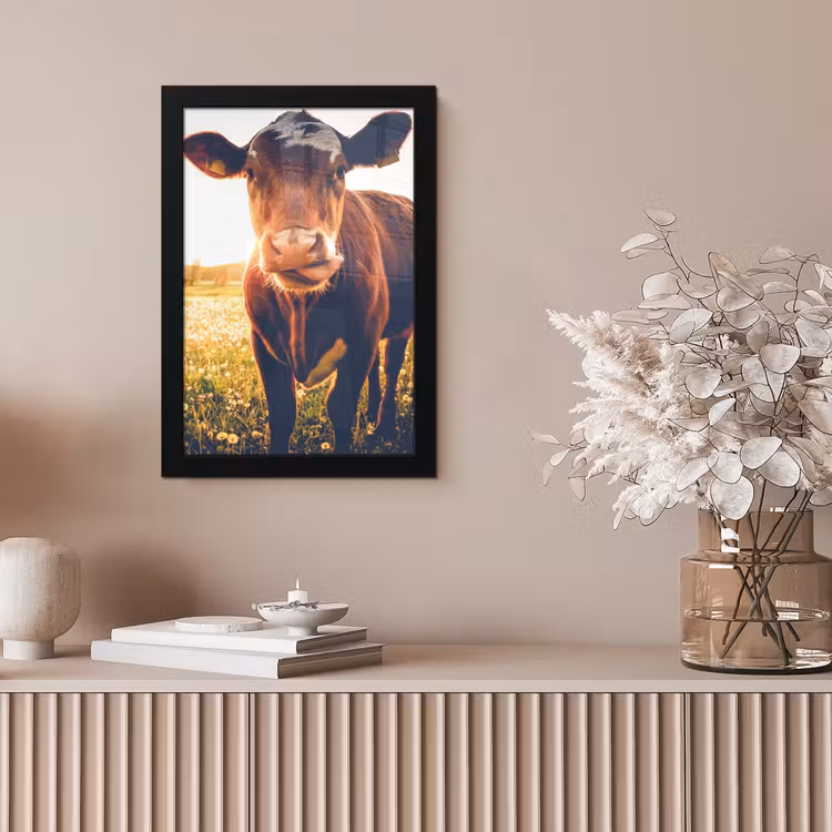 Koe - Zonsondergang - Bloemen - Gras - Dieren fotolijst zwart zonder passe partout klein -sfeer5