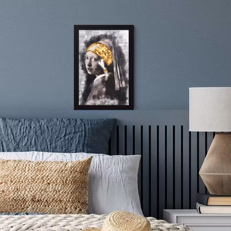 Meisje met de parel - Johannes Vermeer - Krant - Goud fotolijst zwart zonder passe partout klein -sfeer3