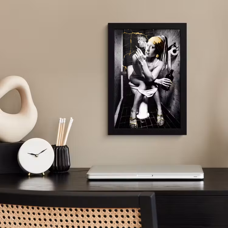 Marmerlook - Meisje met de parel - Sigaretten - Toilet - Goud - Kunst - Oude meesters fotolijst zwart zonder passe partout klein -sfeer1