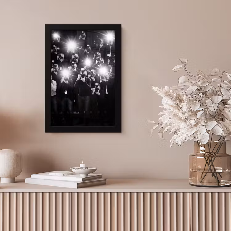 Mensen - Camera - Flitslicht - Zwart-wit - Media fotolijst zwart zonder passe partout klein -sfeer5