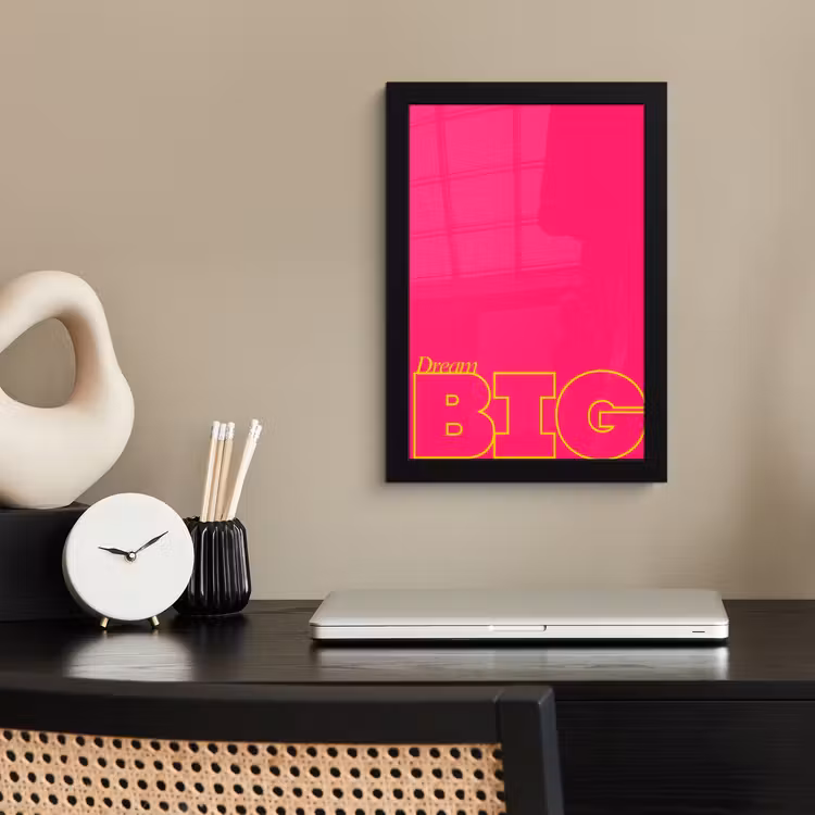 Minimalistisch - Roze - Dream big - Grafisch fotolijst zwart zonder passe partout klein -sfeer1