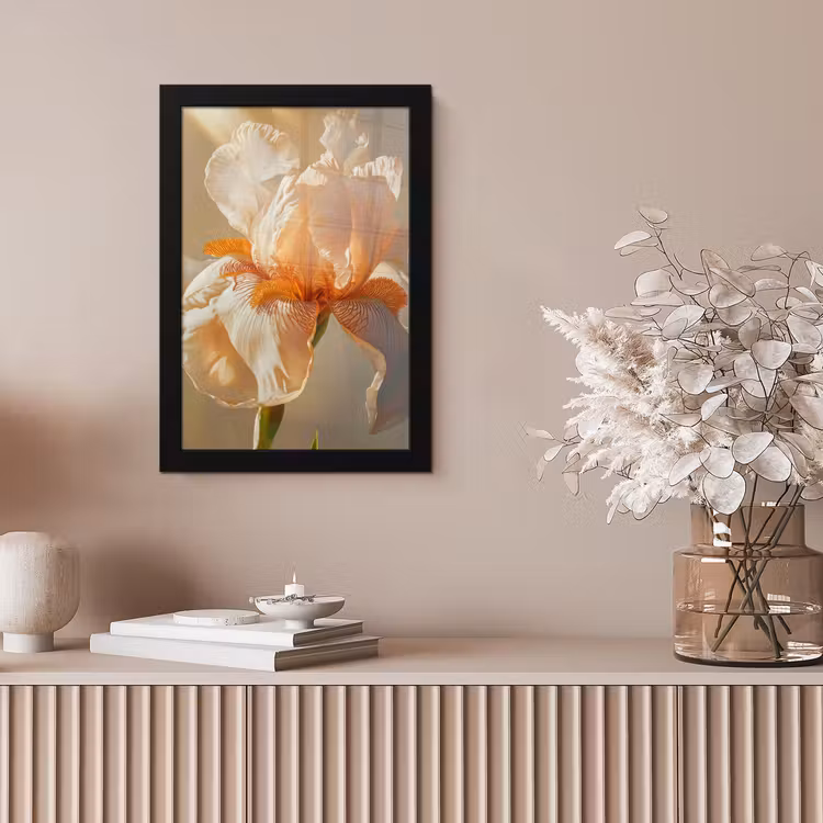 Close up - Oranje - Iris fotolijst zwart zonder passe partout klein -sfeer5
