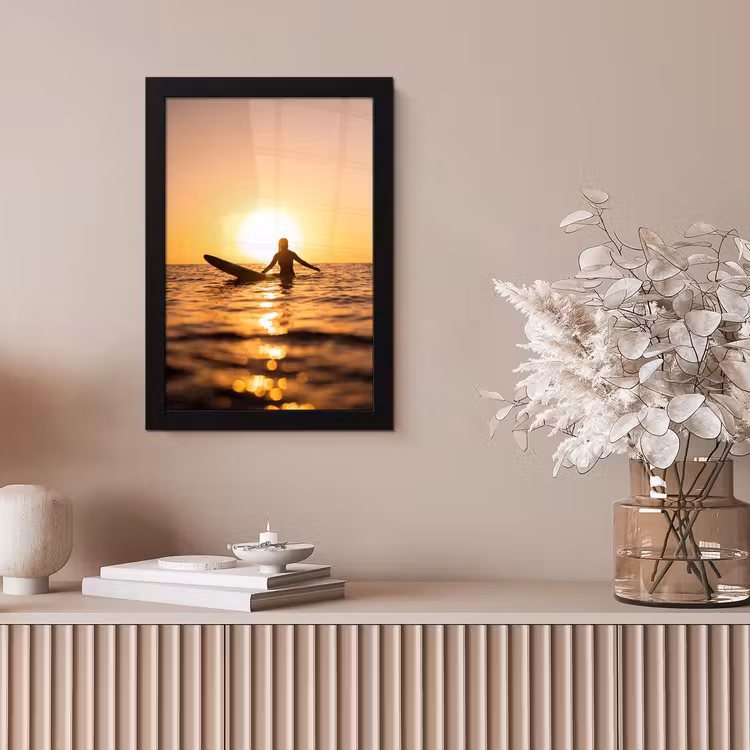 Persoon - Surfen - Zonsondergang - Zee - Oranje fotolijst zwart zonder passe partout klein -sfeer5