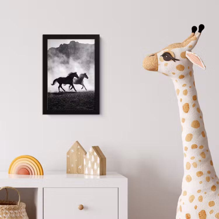 Paard - Ren - Stof - Zwart-wit - Dieren fotolijst zwart zonder passe partout klein -usfeer4_kinderkamer