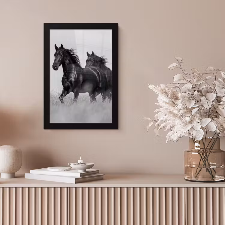 Paarden - Gras - Zwart - Wit fotolijst zwart zonder passe partout klein -sfeer5