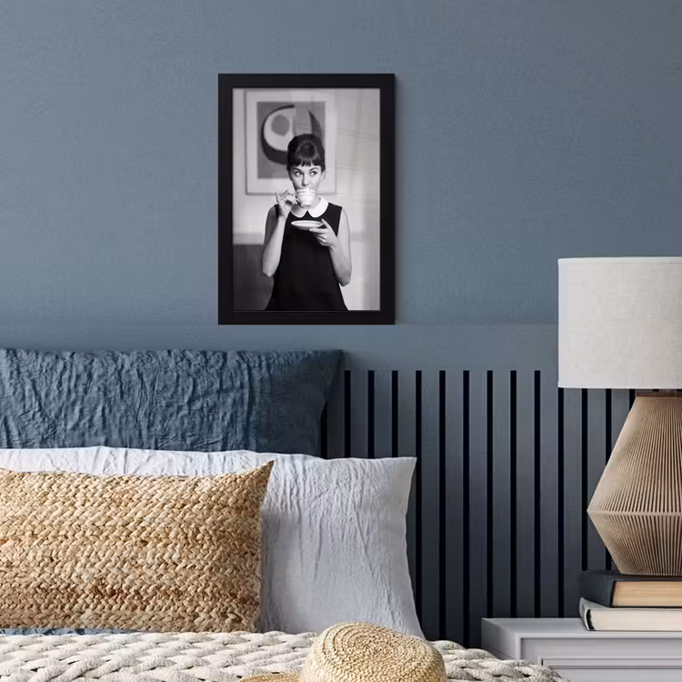 Portret - Thee - Vrouw fotolijst zwart zonder passe partout klein -sfeer3